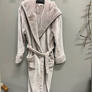 Elegant Blush Hooded Women's Robe